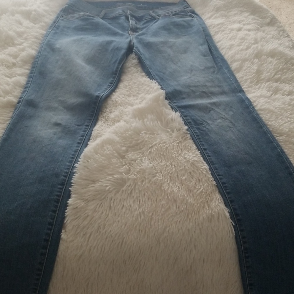 Light Wash Straight Leg Jean